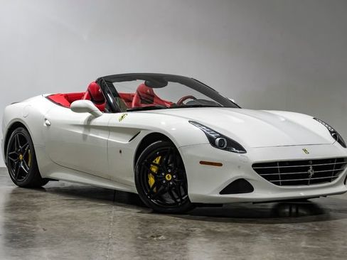 Used 2018 Ferrari California T image 7
