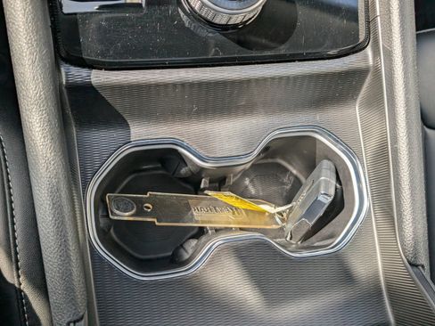 Used 2024 Jeep Grand Cherokee Limited image 65