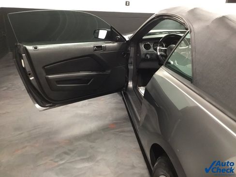 Used 2014 Ford Mustang Convertible image 28