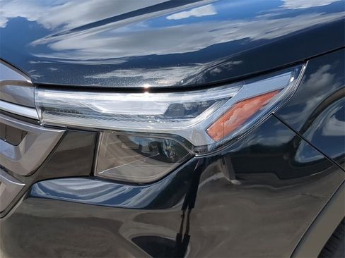 Certified 2025 Subaru Forester Limited w/ Popular Package #2 image 7