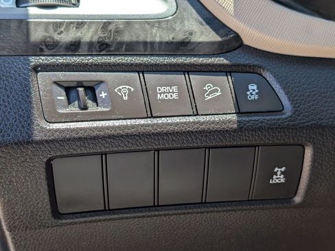 Used 2017 Hyundai Santa Fe Sport AWD/4WD image 23