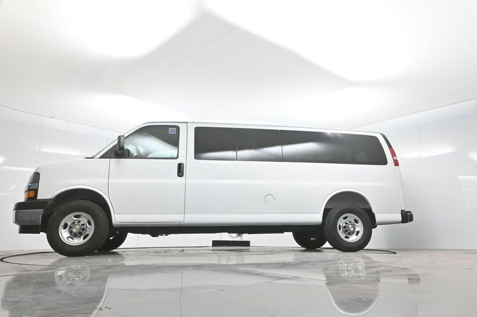 Used 2025 Chevrolet Express 3500 LT w/ LT Preferred Equipment Group RWD image 59