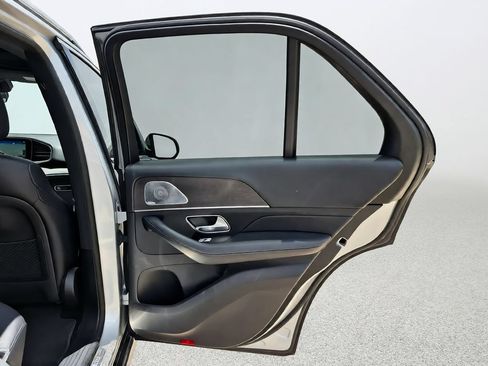 Used 2021 Mercedes-Benz GLE 350 4MATIC w/ Premium Package image 29