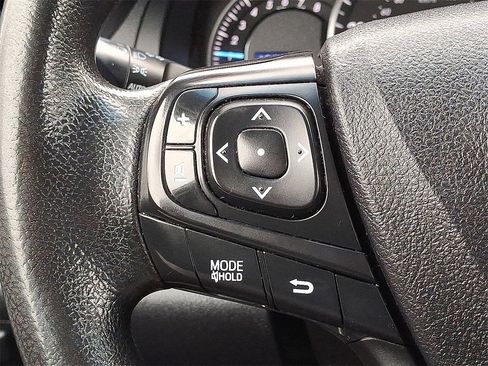 Used 2015 Toyota Camry LE image 22