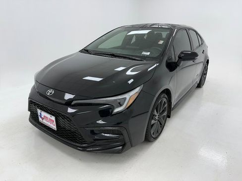 Used 2024 Toyota Corolla SE image 4