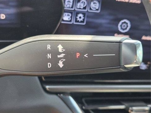 Certified 2025 Chevrolet Equinox EV RS FWD image 27