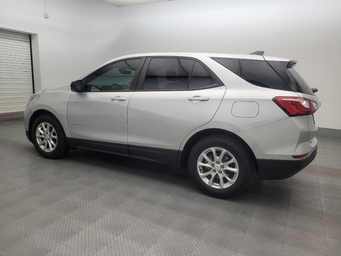 Used 2021 Chevrolet Equinox LS w/ LPO, Cargo Package FWD image 3
