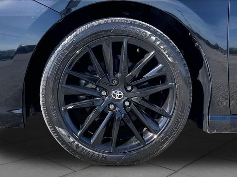 Used 2023 Toyota Camry SE FWD image 11