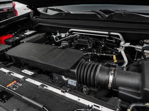 New 2026 Chevrolet Colorado ZR2 w/ Technology Package AWD/4WD image 7