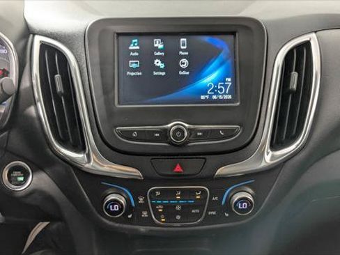 Used 2018 Chevrolet Equinox LT FWD image 28