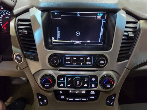 Used 2018 GMC Yukon XL SLT w/ Premium Edition AWD/4WD image 43