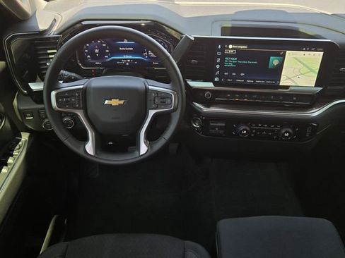 Used 2025 Chevrolet Silverado 1500 LT AWD/4WD image 18
