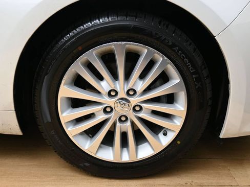 Used 2015 Toyota Avalon XLE Touring FWD image 12
