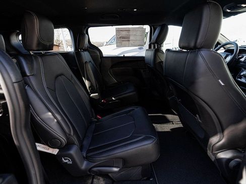 New 2026 Chrysler Voyager LX image 26