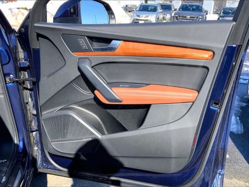 Used 2021 Audi Q5 Premium Plus w/ Premium Plus Package image 23