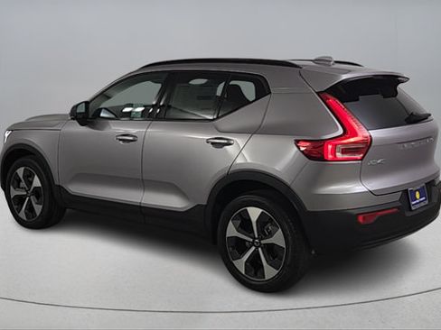 Certified 2026 Volvo XC40 B5 Plus w/ Climate Package AWD/4WD image 6