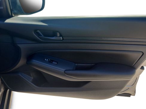 Used 2025 Nissan Altima 2.5 S image 23