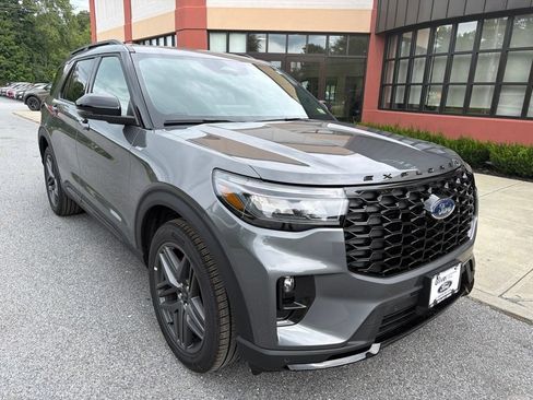 New 2026 Ford Explorer ST-Line w/ ST-Line Street Pack AWD/4WD image 9