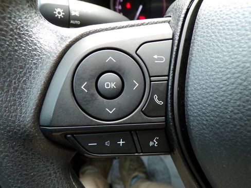 Used 2024 Toyota RAV4 XLE w/ Convenience Package FWD image 31