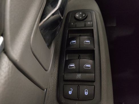 Used 2019 RAM 1500 Classic SLT image 27