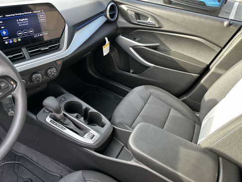 New 2026 Chevrolet Trax LS w/ LS Convenience Package FWD image 21