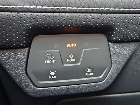 New 2026 Volkswagen Atlas Cross Sport SE image 10