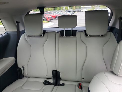 New 2026 Kia Carnival SX w/ SX Dark Edition Package image 11