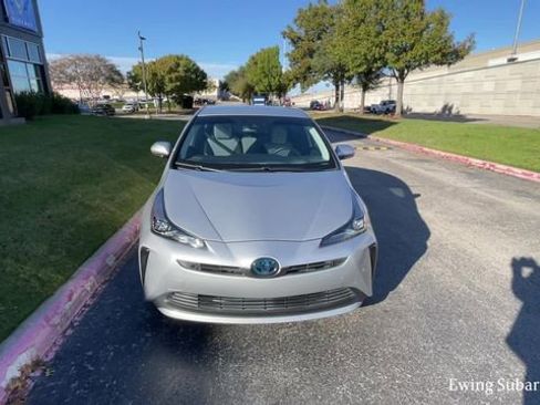 Used 2019 Toyota Prius Limited image 9