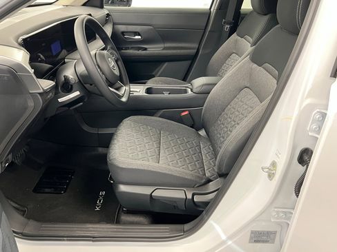 New 2026 Nissan Kicks SV w/ SV Premium Package image 17