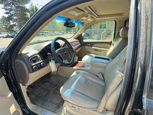 Used 2012 Chevrolet Suburban LTZ AWD/4WD image 8