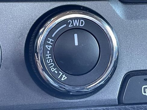 Used 2022 Toyota Tacoma TRD Off-Road w/ TRD Premium Off Road Package AWD/4WD image 21