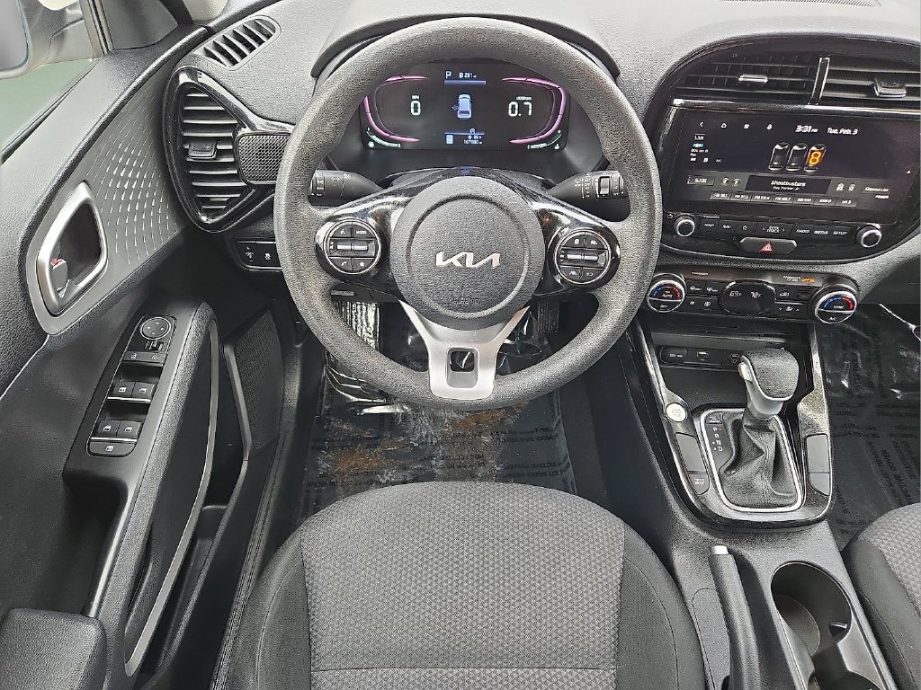 Used 2023 Kia Soul S FWD image 13