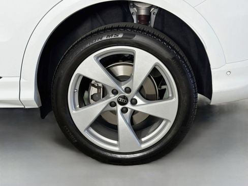 Certified 2025 Audi Q5 Premium Plus w/ Premium Plus AWD/4WD image 32