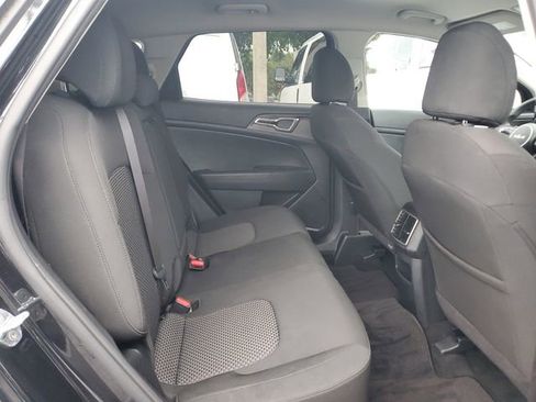 Used 2023 Kia Sportage LX image 30