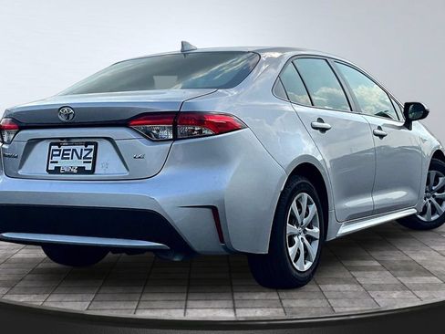 Used 2020 Toyota Corolla LE FWD image 6