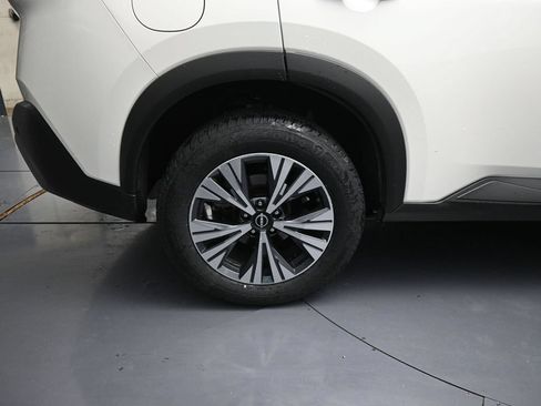 Used 2023 Nissan Rogue SV AWD/4WD image 17