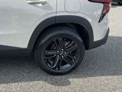 New 2026 Chevrolet Trax ACTIV w/ Sunroof Package FWD image 9