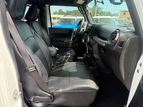 Used 2015 Jeep Wrangler Unlimited Sport AWD/4WD image 11