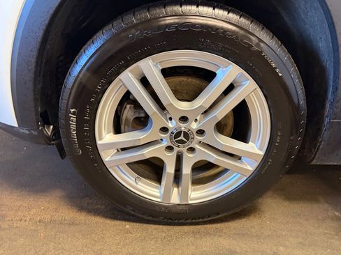 Used 2020 Mercedes-Benz GLB 250 4MATIC image 27