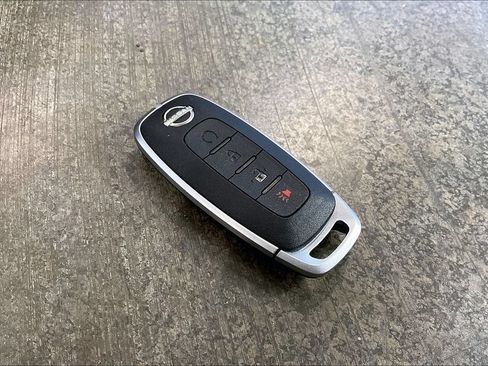 Used 2023 Nissan Rogue SV FWD image 11