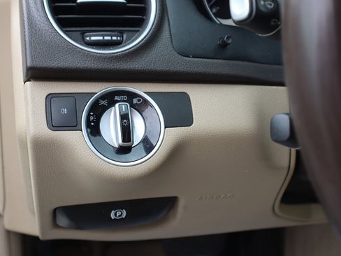 Used 2013 Mercedes-Benz C 300 4MATIC Sedan image 13