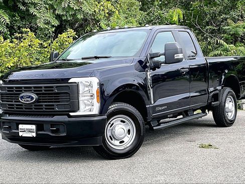 Used 2024 Ford F350 XL w/ 360-Degree Camera Package RWD image 3