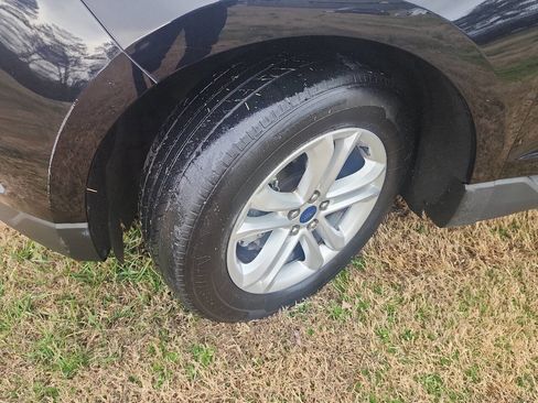 Used 2020 Ford Edge SEL image 9