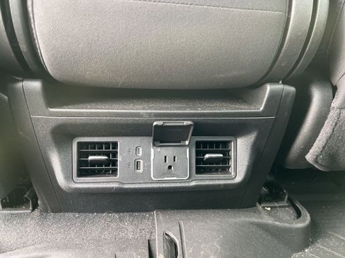 Used 2024 Chevrolet Silverado 1500 LT image 26