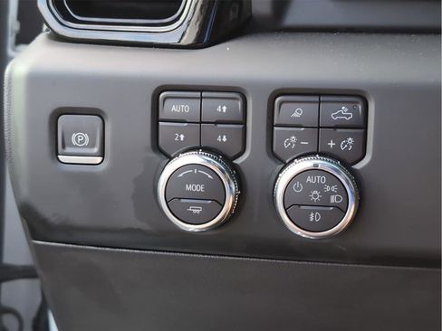 Used 2023 GMC Sierra 1500 AT4 w/ AT4 Premium Package AWD/4WD image 26