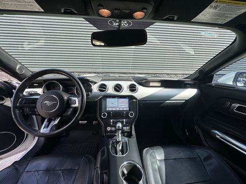 Used 2017 Ford Mustang Premium image 6