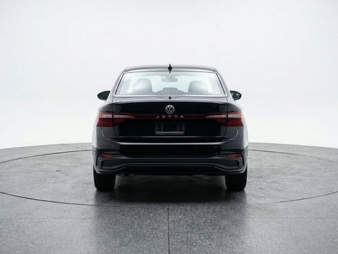 Used 2025 Volkswagen Jetta SE image 7