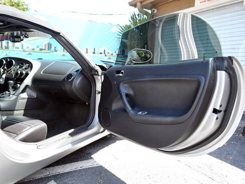 Used 2007 Pontiac Solstice Convertible w/ Premium Package RWD image 33