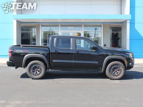 Used 2026 Nissan Frontier PRO-4X AWD/4WD image 3