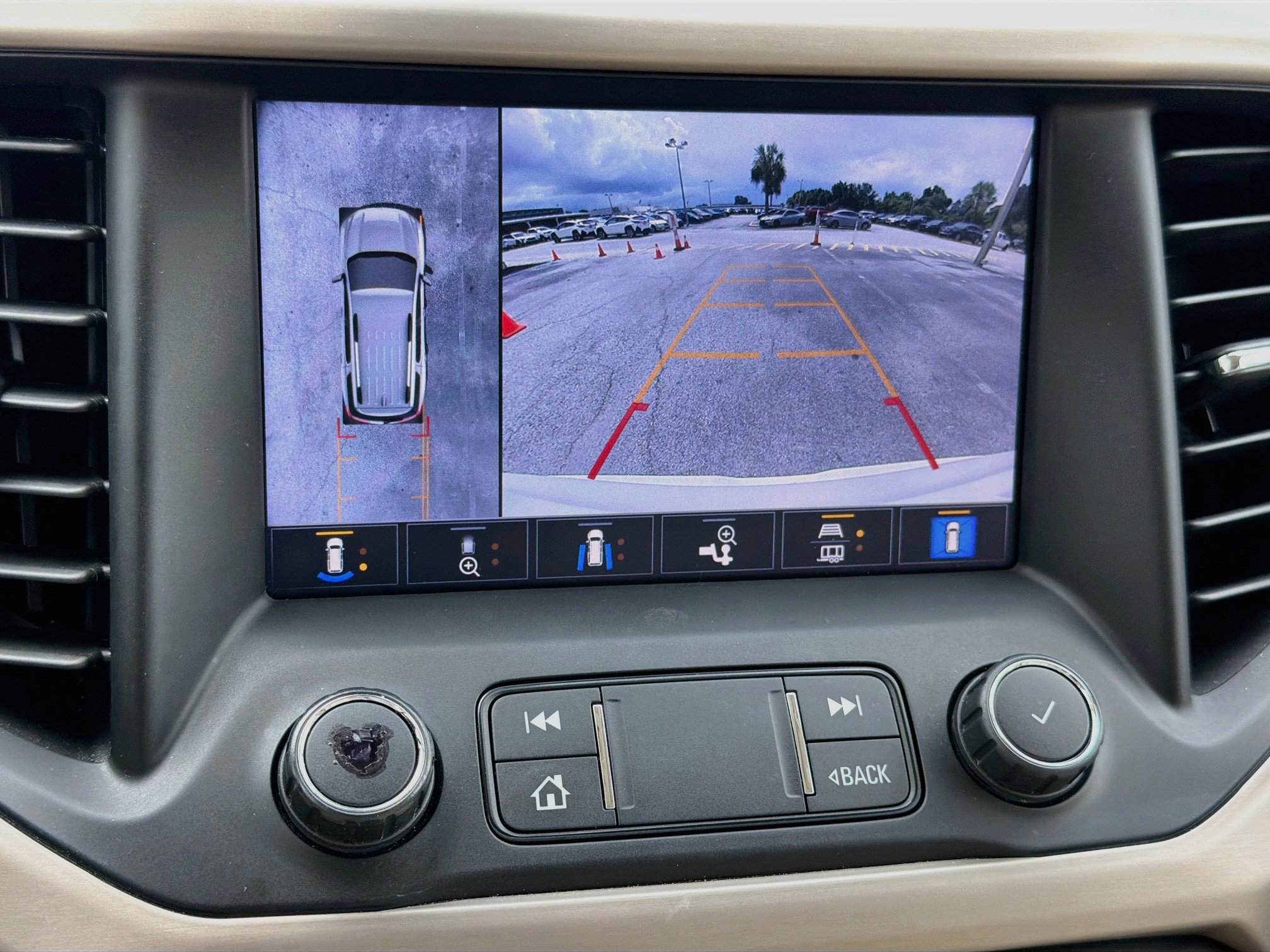 Used 2022 GMC Acadia Denali w/ Denali Ultimate Package FWD image 34